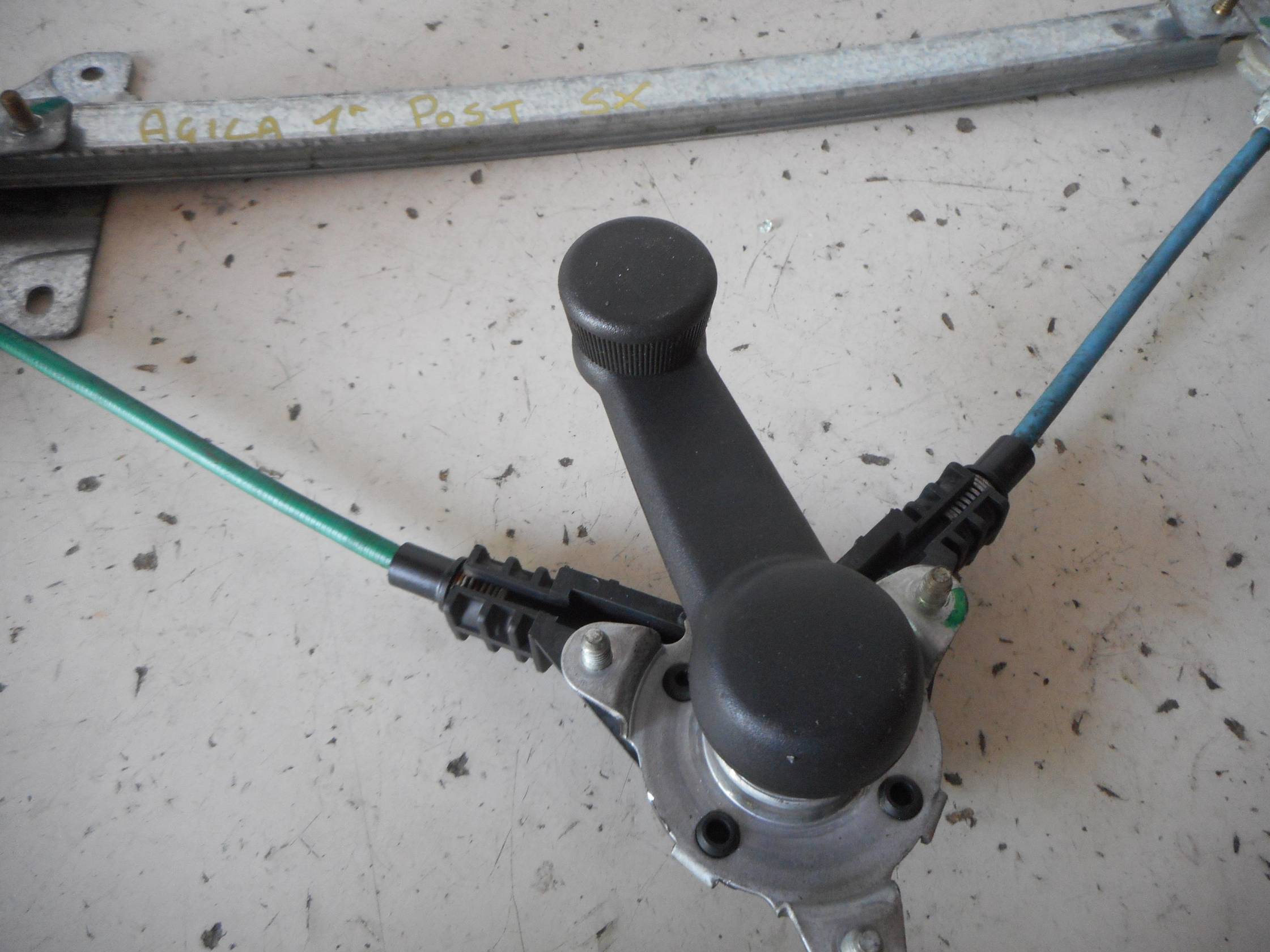 Alzacristallo porta post. sx.